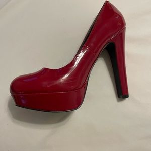 Guess pumps size 7